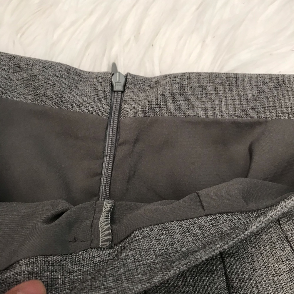 SOLD - Grey pleated skirt - Picture 4 of 6